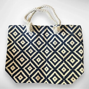 SUMMER & ROSE Navy And‎ Ivory Diamond Beach Tote | NWOT